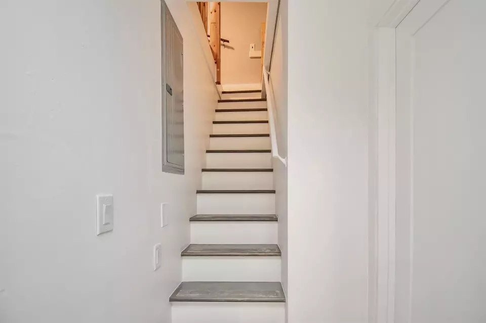 Entry Way - 7504 Sierra Dr E, Boca Raton, FL 33433 photo 1 of 2