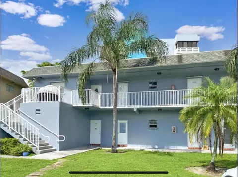1100 Tallwood #201, Hollywood, FL 33021