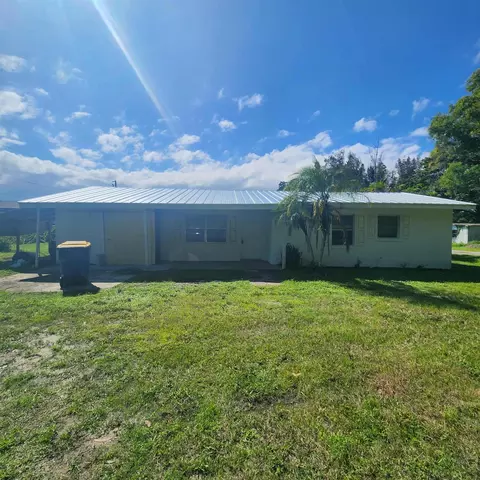 855 SE Highland Ave, Stuart, FL 34997