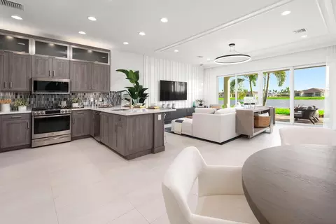 13091 Florida Crane Dr, Palm Beach Gardens, FL 33412