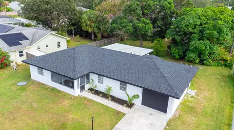 313 NW Dorchester St, Port Saint Lucie, FL 34983