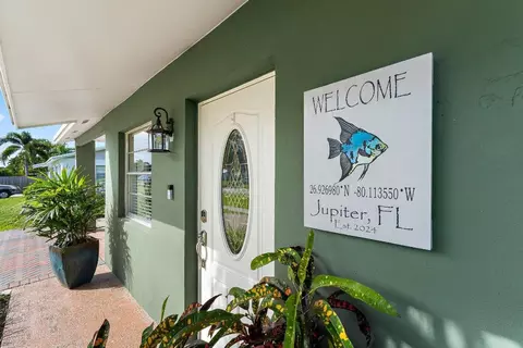 1009 Mohican Blvd, Jupiter, FL 33458