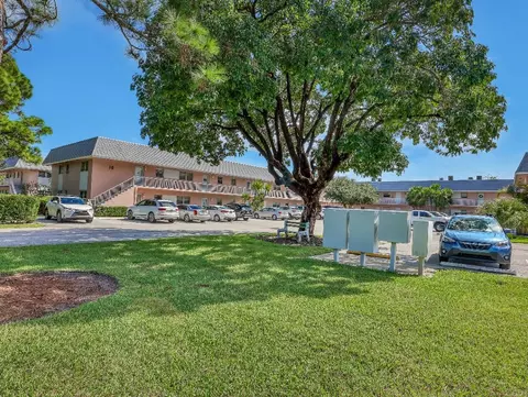 18081 SE Country Clb #10-91, Tequesta, FL 33469