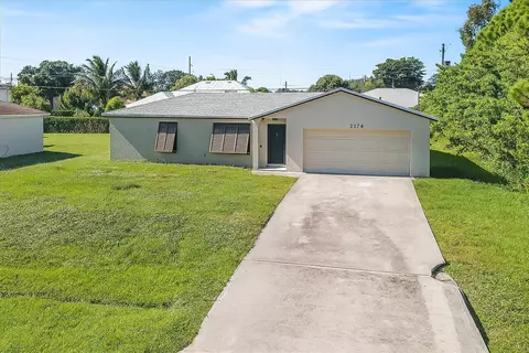 2174 SW Larchmont Ln, Port Saint Lucie, FL 34984