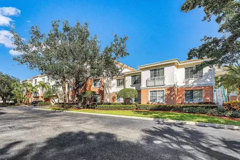 8211 Myrtlewood W, Palm Beach Gardens, FL 33418