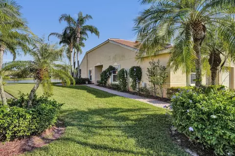 2084 Stonington Ter, West Palm Beach, FL 33411