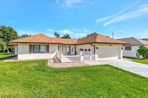 10298 Greentrail Dr N, Boynton Beach, FL 33436