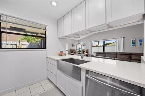 442 Springdale Cir, Palm Springs, FL 33461