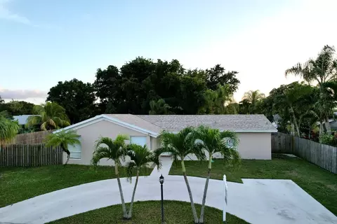 10390 Sleepy Brk, Boca Raton, FL 33428