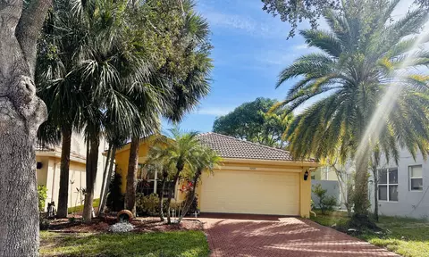 5200 Rising Comet Ln, Greenacres, FL 33463