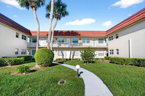108 Spring Lake Ct #203, Vero Beach, FL 32962