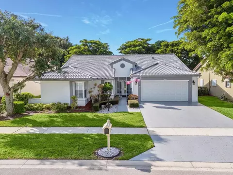 8261 Lake Cypress Rd, Lake Worth, FL 33467