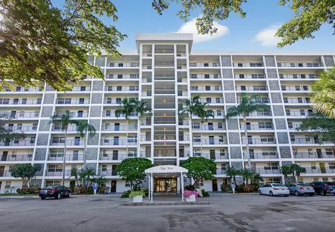 2900 N Course Dr #905, Pompano Beach, FL 33069