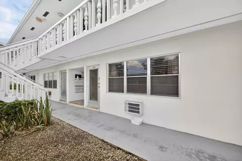 150 Coventry G, West Palm Beach, FL 33417
