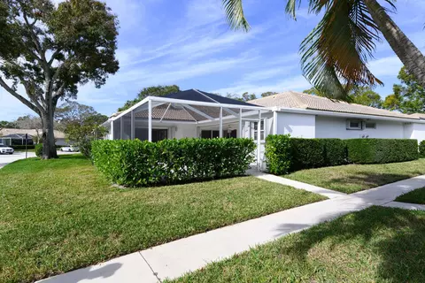 2003 Silverleaf Oak Ct, Palm Beach Gardens, FL 33410