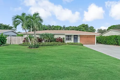 6705 Massachusetts Dr, Lake Worth, FL 33462