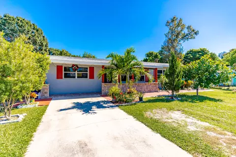 2512 S 13th St, Fort Pierce, FL 34982