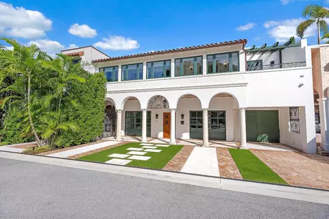 206 Phipps Plz, Palm Beach, FL 33480