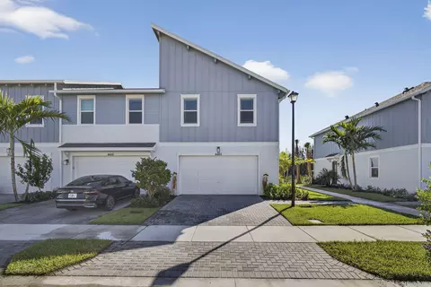 4640 Longwood Lake Sq, Westlake, FL 33470