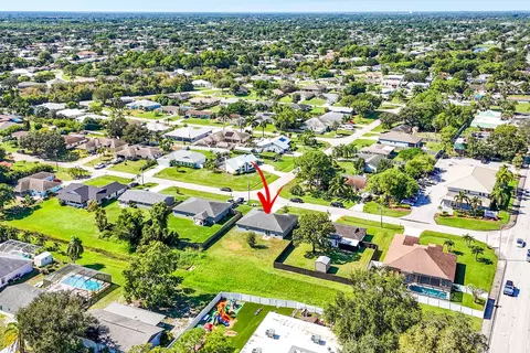 2333 SE Aneci St, Port Saint Lucie, FL 34984