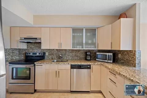 300 Diplomat Pkwy #607, Hallandale Beach, FL 33009