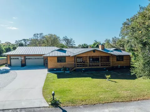 605 French Creek Ln, Fort Pierce, FL 34982