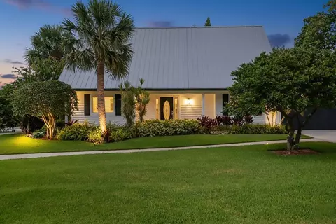 9200 SE Olympus St, Hobe Sound, FL 33455