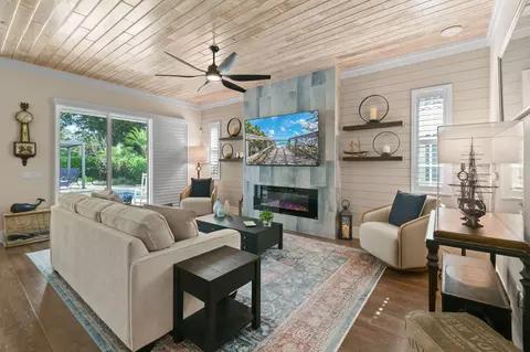 4015 Community Dr, Jupiter, FL 33458
