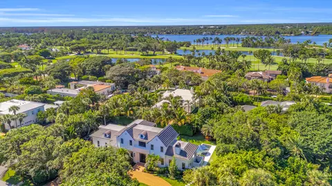 44 S Beach Rd, Jupiter Island, FL 33455