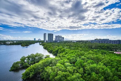 17111 Biscayne Blvd #902, North Miami Beach, FL 33160