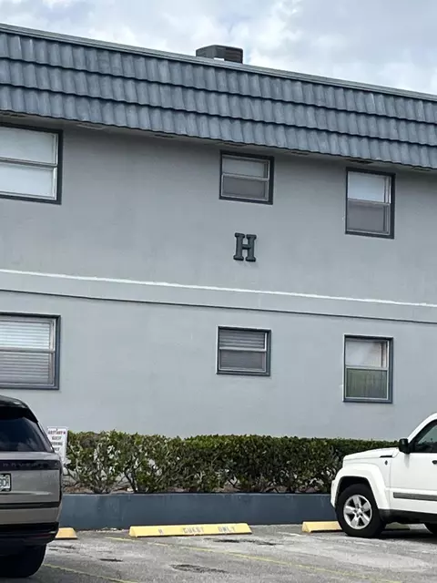 355 Brittany H, Delray Beach, FL 33446