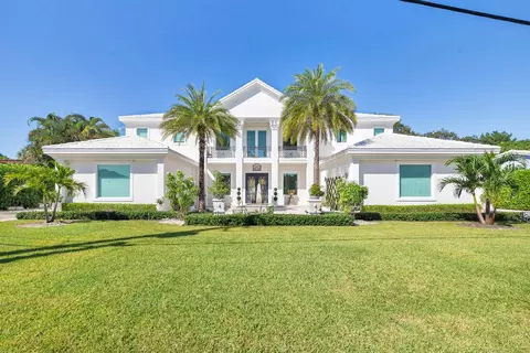 7923 Pine Tree Ln, Lake Clarke Shores, FL 33406