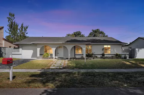 9241 N Cypress Cir, Miramar, FL 33025