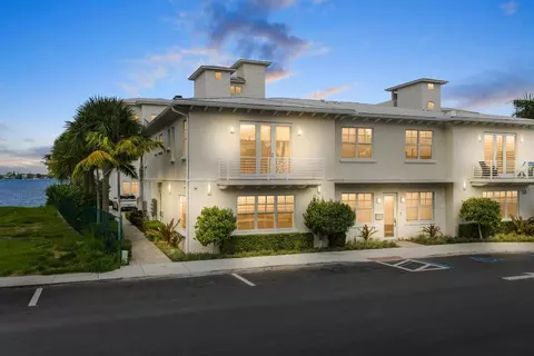 53 SE Seminole St #A, Stuart, FL 34994