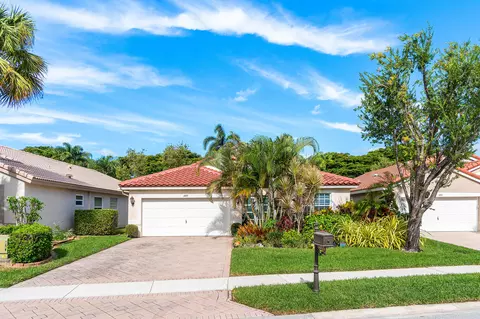 6805 Sun River Rd, Boynton Beach, FL 33437