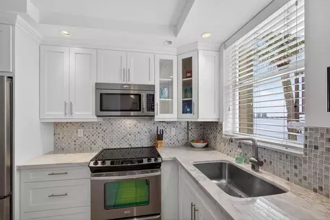 100 Paradise Harbour Blvd #204, North Palm Beach, FL 33408