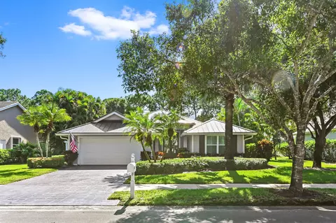 7990 SE Mammoth Dr, Hobe Sound, FL 33455
