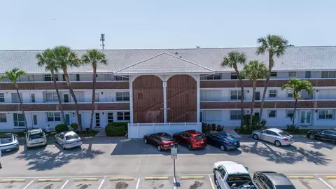 2050 NE 39th St #E307, Lighthouse Point, FL 33064