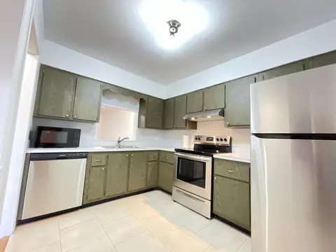 2302 Sunrise Blvd #202, Fort Pierce, FL 34982