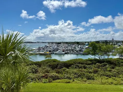 33 Harbour Isle W #304, Fort Pierce, FL 34949