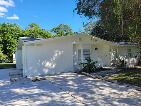 4416 Areca Palm Dr, Fort Pierce, FL 34982