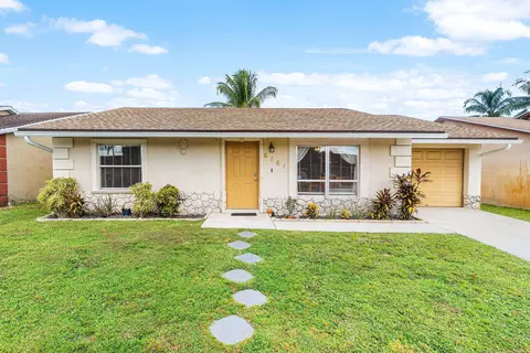 6161 Honeywood Way, Lake Worth, FL 33463