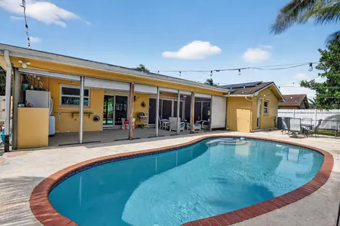 1320 SW 24th Ter, Deerfield Beach, FL 33442
