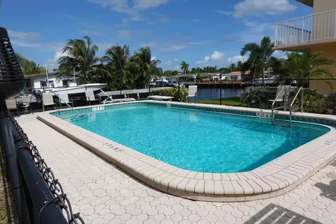 301 E Mcnab Rd #113, Pompano Beach, FL 33060