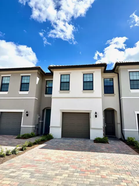 8668 Escue St, Lake Worth, FL 33467