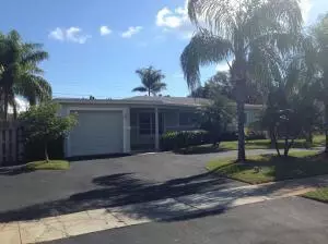 2098 NE 4th Ct, Boca Raton, FL 33431