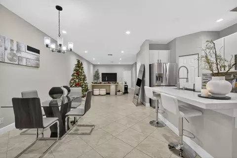 4991 Bonsai Cir # 105, Palm Beach Gardens, FL 33418