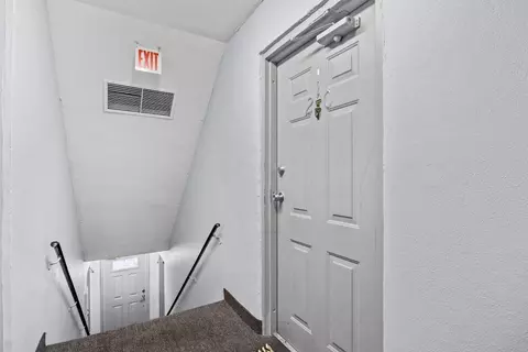 9905 Pineapple Tree #210, Boynton Beach, FL 33436