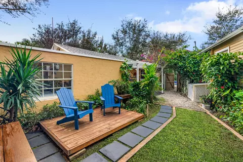 Exterior - 303 Lang Rd, Cloud Lake, FL 33406 photo 5 of 10