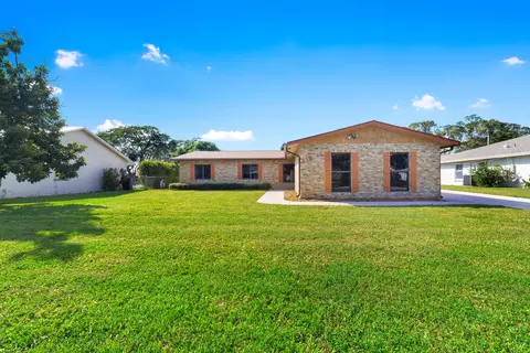 215 Sandpiper Ave, Royal Palm Beach, FL 33411